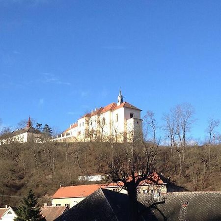 Apt. Overlooking The Castle Nizbor20Km From Prague Exterior photo