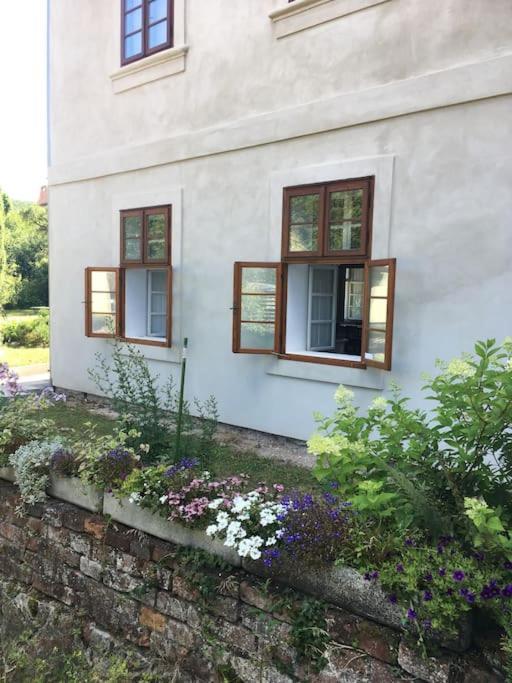 Apt. Overlooking The Castle Nizbor20Km From Prague Exterior photo